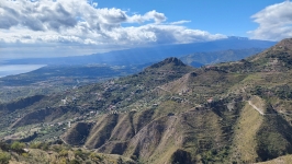 Szeroka panorama w kierunku Etny 