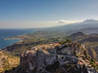 Widok na Castelmola, Morze Jońskie, Zatokę Naxos i Etnę (zdjęcie z internetu)